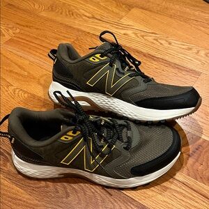 New Balance Men's Olive and Yellow Athletic Shoes